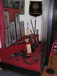 Выставка "Современное авторское холодное художественное оружие". Тульский Государственный музей оружия. 10-20 октября 2003 года.